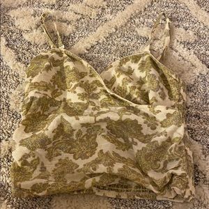 super cute tank top!! goes well with jeans